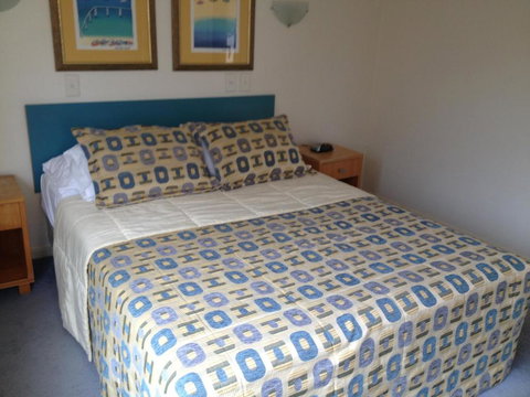 Noosa Parade Holiday Inn - Accommodation Nelson Bay 3