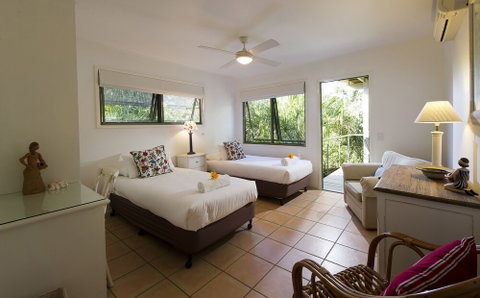 The Retreat Beach Houses - Accommodation Nelson Bay 5