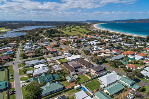 Albany Holiday Units - Accommodation Nelson Bay 0