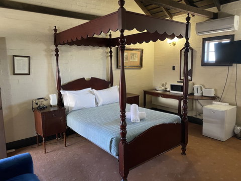 Settlers House York - Accommodation Nelson Bay 1