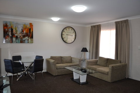 Cattleman's Country Motor Inn & Serviced Apartments - Accommodation Nelson Bay 4