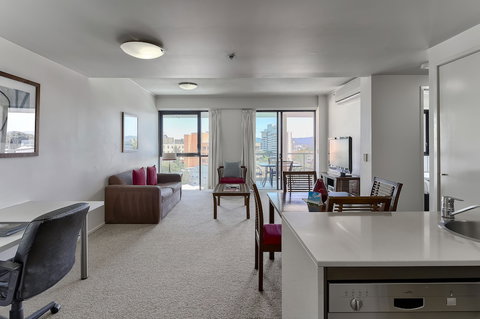 Flynn Brisbane - Accommodation Nelson Bay 2