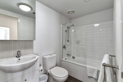 Flynn Brisbane - Accommodation Nelson Bay 3