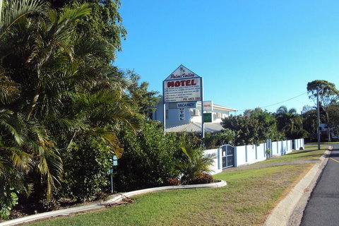 Palm Valley Motel And Self-contained Holiday Units - Accommodation Nelson Bay 2