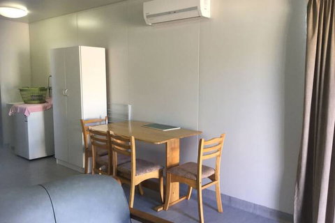 Palm Valley Motel And Self-contained Holiday Units - Accommodation Nelson Bay 5