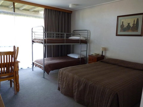 Coonawarra Motor Lodge - Accommodation Nelson Bay 4