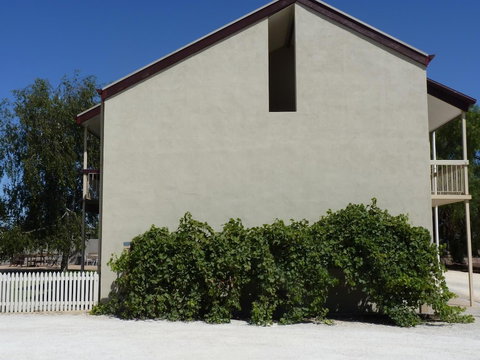 Coonawarra Motor Lodge - Accommodation Nelson Bay 0