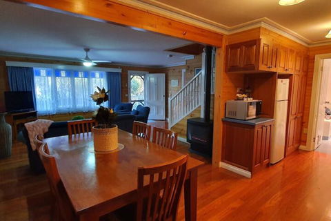 Sails Elegant Spacious Beach Villa - Accommodation Nelson Bay 3