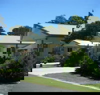 Pepper Tree Cabins - Accommodation Nelson Bay