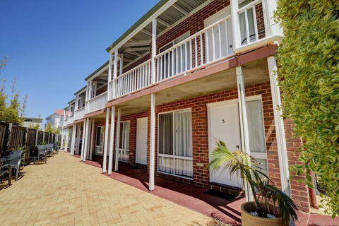 The Jetty Resort - Accommodation Nelson Bay 1