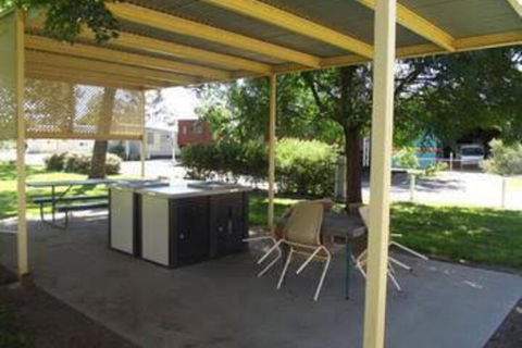 West Wyalong Caravan Park - Accommodation Nelson Bay 5