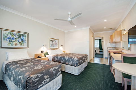 Colonial Terrace Motor Inn - Accommodation Nelson Bay 1