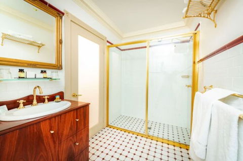 Cobb & Co Court Boutique Hotel - Accommodation Nelson Bay 6