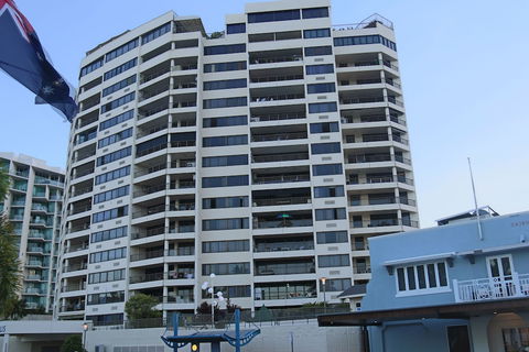 Cairns Aquarius - Accommodation Nelson Bay 0