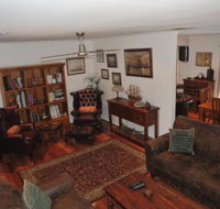 The Pommy Tree - Accommodation Nelson Bay