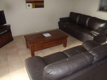 Pelican Shore Villas - Accommodation Nelson Bay 4