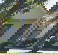 Noah's Mid City Motor Inn