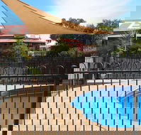 Golden Guitar Motor Inn - Accommodation Nelson Bay