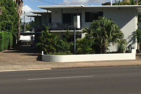 Palm Court Hervey Bay - Accommodation Nelson Bay 1
