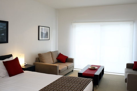 The Waves Apartments - Accommodation Nelson Bay 3