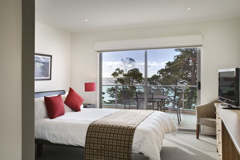 The Waves Apartments - Accommodation Nelson Bay 5
