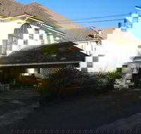 The Dormie House - On The Golf Course - Accommodation Nelson Bay