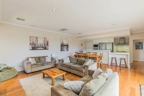 Ocean Keys Cottage - Accommodation Nelson Bay 7