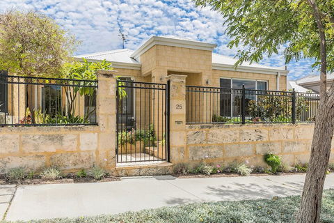 Ocean Keys Cottage - Accommodation Nelson Bay 1