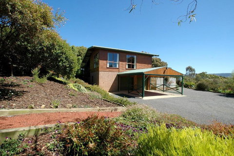 Johanna Green - Accommodation Nelson Bay 1