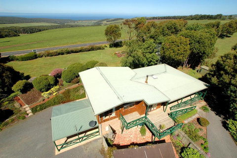 Johanna Green - Accommodation Nelson Bay 2