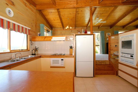 Johanna Green - Accommodation Nelson Bay 0