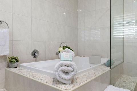 The Country House At Hunchy Montville - Accommodation Nelson Bay 6