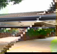 A Raceview Motor Inn