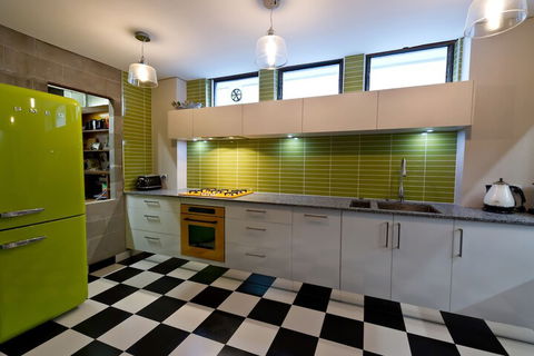 Retro House - Accommodation Nelson Bay 3