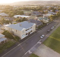Port Elliot Beach House YHA Hostel - Accommodation Nelson Bay