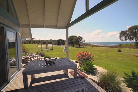 Bear Gully Coastal Cottages - Accommodation Nelson Bay 3