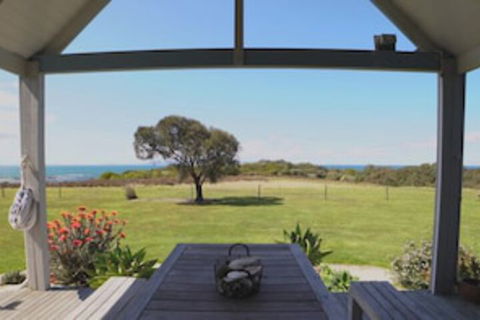 Bear Gully Coastal Cottages - Accommodation Nelson Bay 0