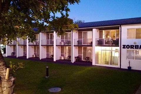 Zorba Motel - Accommodation Nelson Bay 1