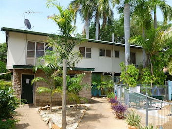Palm Court Budget Motel Hostel/Backpackers - Accommodation Nelson Bay 6