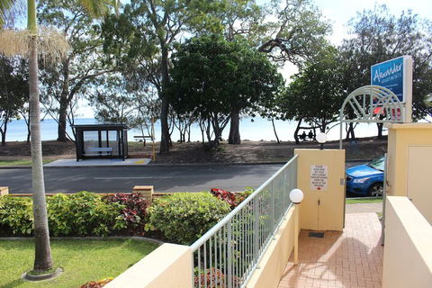 Alexander Beachfront Apartments - Accommodation Nelson Bay 1