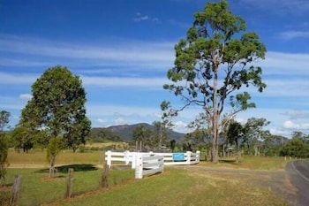 Barrington Hideaway- River Cottages - Accommodation Nelson Bay 0
