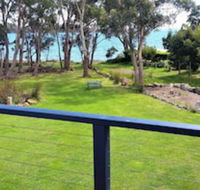 Four Seasons Waterfront Villas - Accommodation Nelson Bay