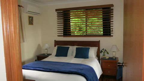Ravensbourne Escape Cedar Lodge - Accommodation Nelson Bay 3