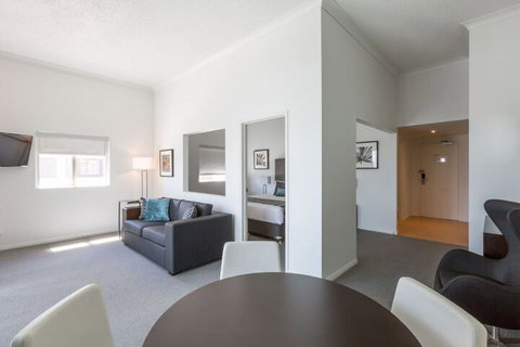 Ramada By Wyndham Hope Harbour - Accommodation Nelson Bay 5