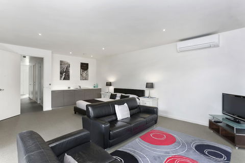 Anchors Beach House - Accommodation Nelson Bay 2