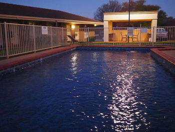 Jacaranda Motel & Holiday Units - Accommodation Nelson Bay 2