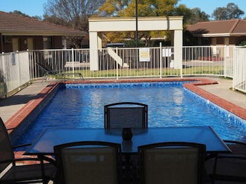 Jacaranda Motel & Holiday Units - Accommodation Nelson Bay 3