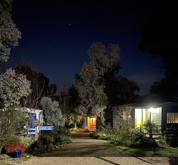 Beechworth Cabins - Nelson Bay Accommodation.com 6