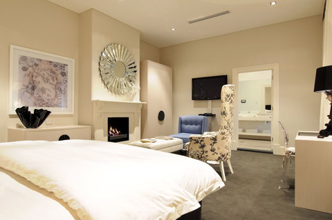 5 Rooms At The Stirling Hotel - Nelsons Bay Accommodation 1