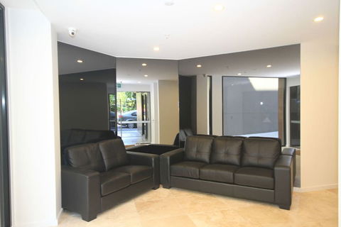 RNR Serviced Apartments North Melbourne - Accommodation Nelson Bay 2